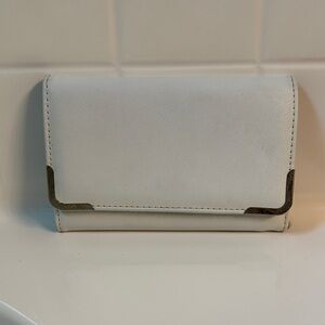 Elegant White Crossbody Bag